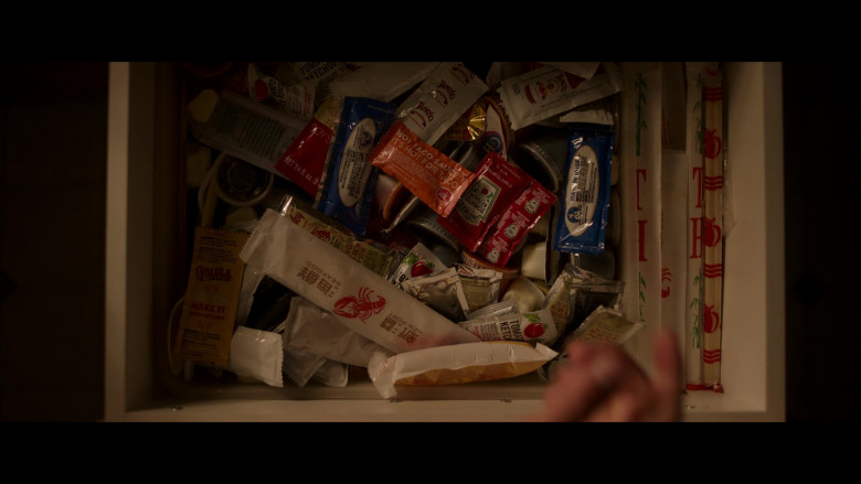 Cholula, Tapatio, Jack in the Box and Heinz Sauces in The Brothers Sun S01E01 "Pilot" (2024) - 452159