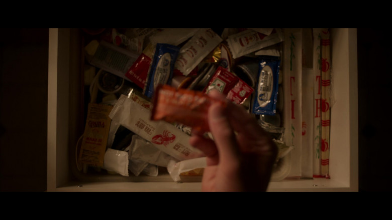 Cholula and Tapatio Sauces in The Brothers Sun S01E01 "Pilot" (2024) - 452156