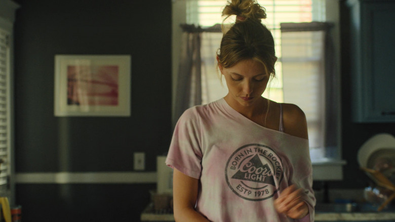 Coors Light T-Shirt Worn by Riley Voelkel as Renee Segna in Hightown S03E01 "Good Times" (2024) - 461342