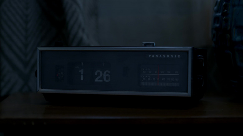 Panasonic Clock in Ted S01E06 "Loud Night" (2024) - 455366