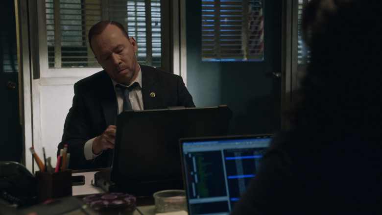 Dell Laptops in Blue Bloods S14E02 "Dropping Bombs" (2024) - 474082