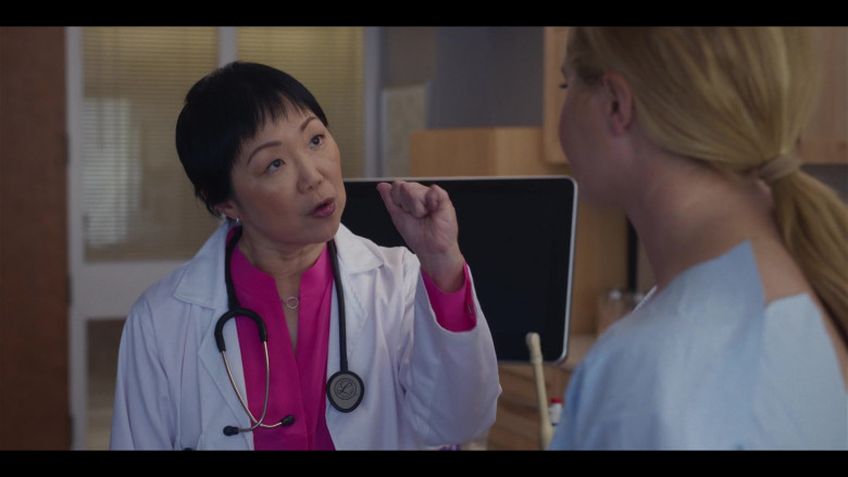 3M Littmann Stethoscope in Life & Beth S02E07 "That's What Friends Are For" (2024) - 470186