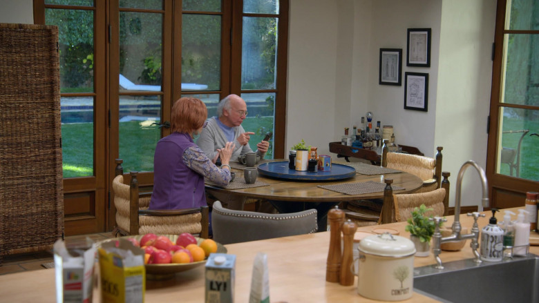 Life Cereal, Cheerios, Oatly in Curb Your Enthusiasm S12E03 "Vertical Drop, Horizontal Tug" (2024) - 472032