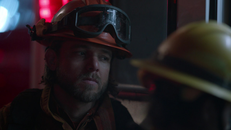 ESS Goggles in Fire Country S02E02 "Like Breathing Again" (2024) - 474217