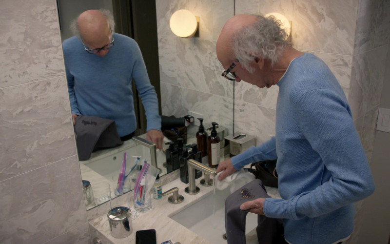 #1404 – ProductPlacementBlog.com – Curb Your Enthusiasm (2024 TV Series) Season 12 Episode 1 Brand Tracking (Timecode – H00M23S23)