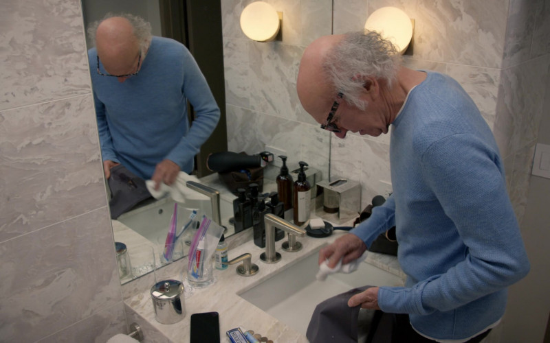 #1406 – ProductPlacementBlog.com – Curb Your Enthusiasm (2024 TV Series) Season 12 Episode 1 Brand Tracking (Timecode – H00M23S25)