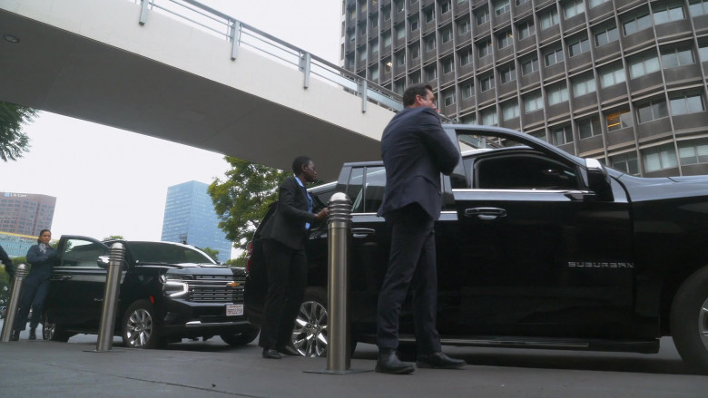 Chevrolet Suburban Cars in The Rookie S06E01 "Strike Back" (2024) - 473100