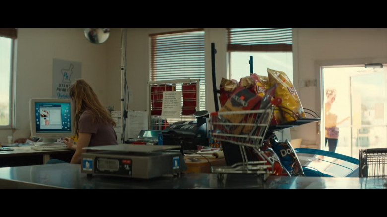 Jack Link's, Lay's and Doritos Snacks in Three Women S01E05 "Gia" (2023) - 471342