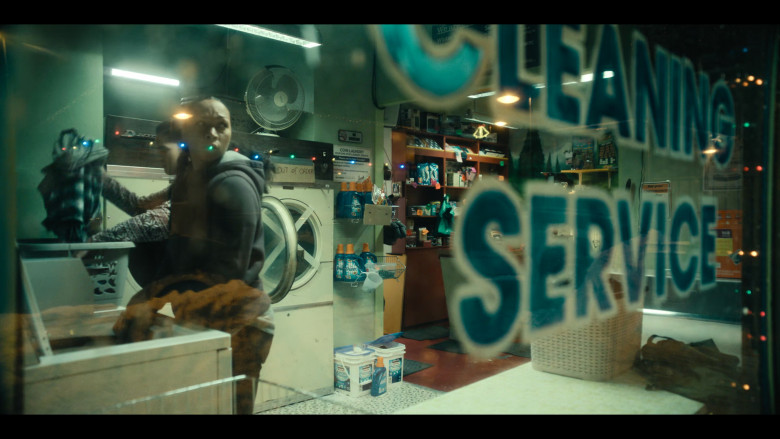 Purex, Kirkland Signature and Nabisco Oreo Cookies in True Detective S04E05 "Night Country: Part 5" (2024) - 467953