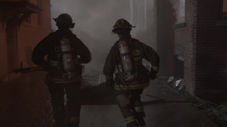 3M Scott Air-Pak SCBA in Chicago Fire S12E04 "The Little Things" (2024) - 466135