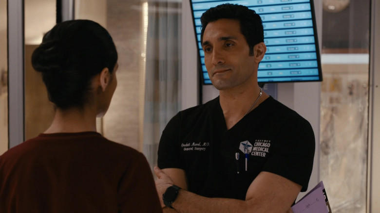 Apple Watch in Chicago Med S09E06 "I Told Myself That I Was Done With You" (2024) - 475911