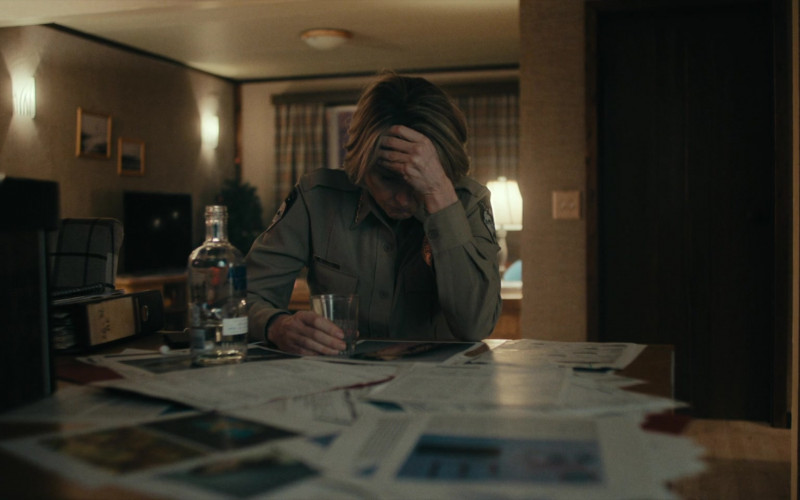 Absolut Vodka in True Detective S04E04 "Night Country: Part 4" (2024)
