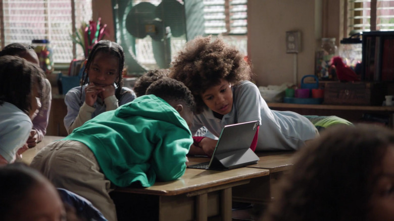 Apple iPad Tablet in Abbott Elementary S03E01 and S03E02 "Career Day Part 1 and Part 2" (2024) - 466080
