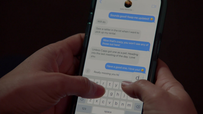 Apple iPhone Smartphones in Chicago Fire S12E04 "The Little Things" (2024) - 466142