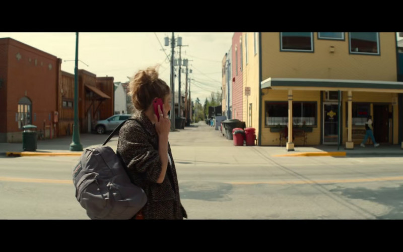 JanSport Backpack in Three Women S01E05 "Gia" (2023)
