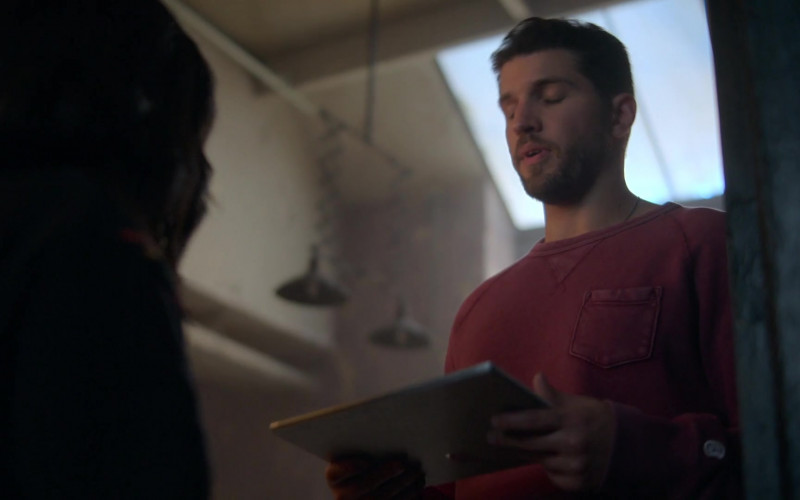 Microsoft Surface Tablet in Good Trouble S05E16 "One Way or Another" (2024)