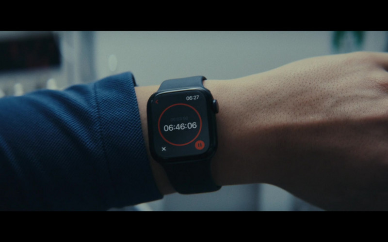 Apple Watch in Constellation S01E02 "Live and Let Die" (2024)