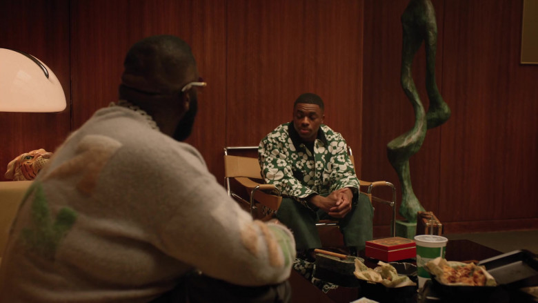 Wingstop Restaurants Cup in The Vince Staples Show S01E02 "Black Business" (2024) - 474570