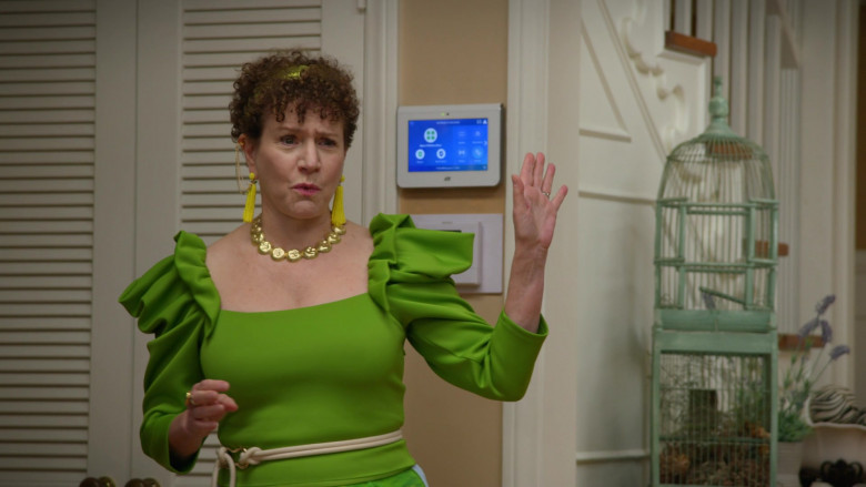ADT Home Alarm System in Curb Your Enthusiasm S12E02 "The Lawn Jockey" (2024) - 467278