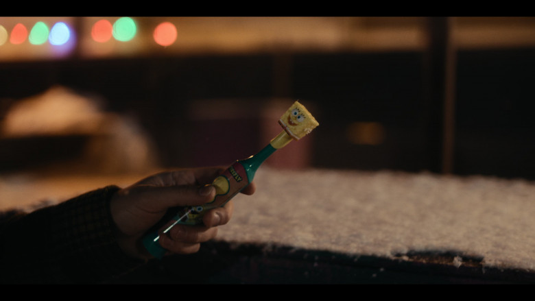 Firefly Toothbrush in True Detective S04E06 "Night Country: Part 6" (2024) - 471825