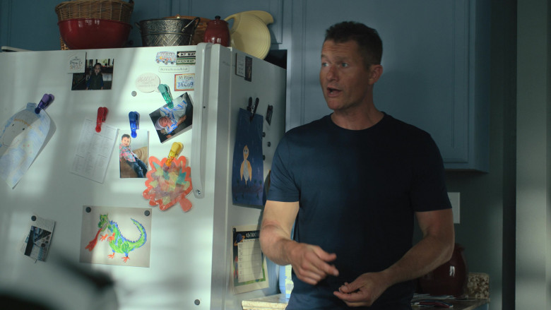 KitchenAid Refrigerator in Hightown S03E05 "29 Days Later" (2024) - 473841