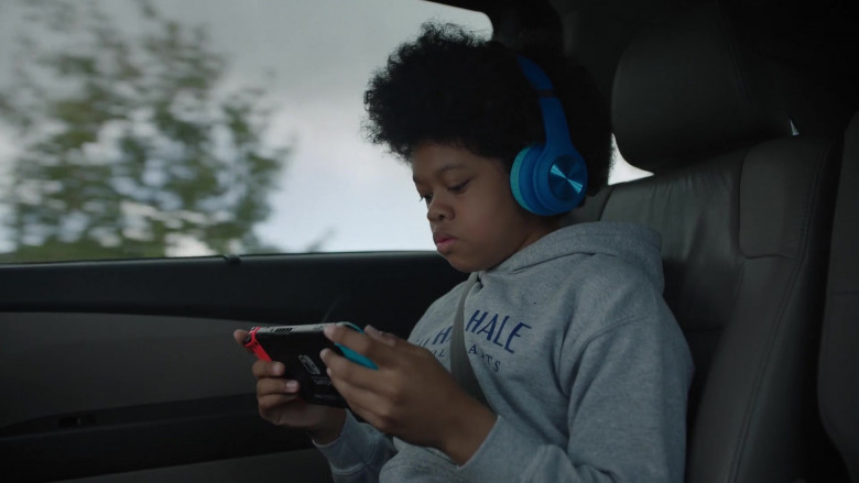 Nintendo Switch Console in The Vince Staples Show S01E05 "White Boy" (2024) - 474670