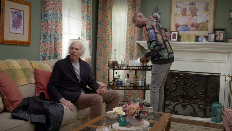 Boodles Gin and Reyka Vodka in Curb Your Enthusiasm S12E01 "Atlanta" (2024) - 464928
