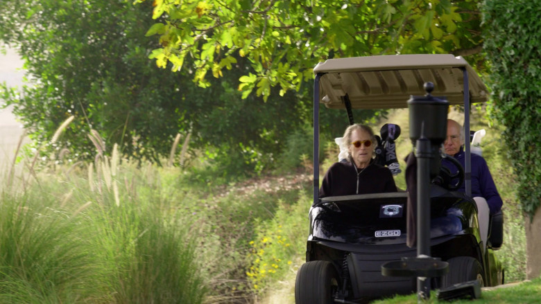 E-Z-GO Golf Carts in Curb Your Enthusiasm S12E03 "Vertical Drop, Horizontal Tug" (2024) - 471994