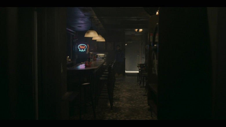 Pabst Blue Ribbon Beer Sign in Power Book III: Raising Kanan S03E09 "Home to Roost" (2024) - 464337