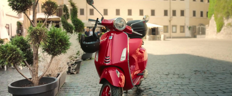 Piaggio Vespa Scooter in Meet Me in Rome (2024) - 474829