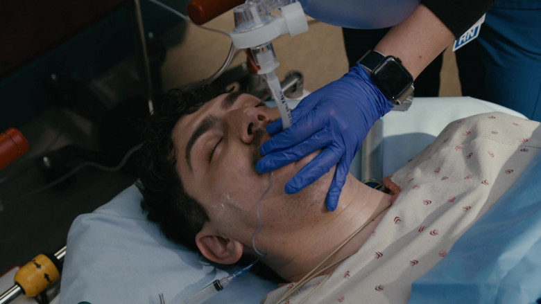 Apple Watches in Chicago Med S09E05 "I Make a Promise, I Will Never Leave You" (2024) - 473401