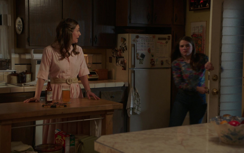 #1005 – ProductPlacementBlog.com – Young Sheldon Season 7 Episode 4 – Ants on a Log and a Cheating Winker (2024) – Brand Tracking (Timecode – H00M16S44)