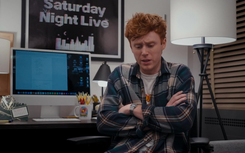#1023 – ProductPlacementBlog.com – Saturday Night Live – Season 49, Episode 13 – Sydney Sweeney – Kacey Musgraves (2024) – Brand Tracking (Timecode – H00M17S02)