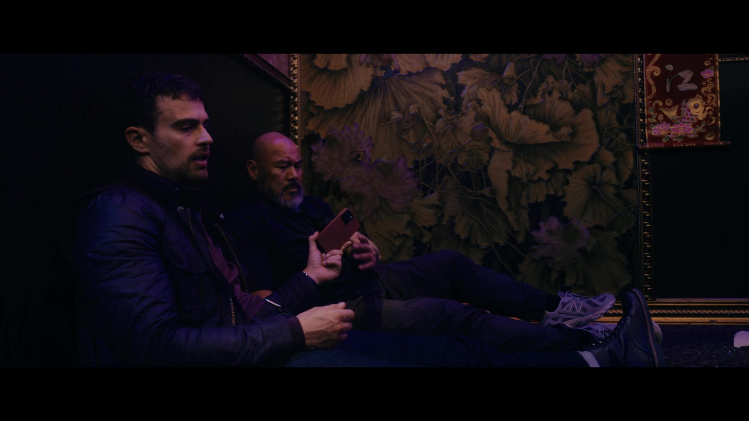 New Balance Sneakers In The Gentlemen S01E04 "An Unsymphathetic