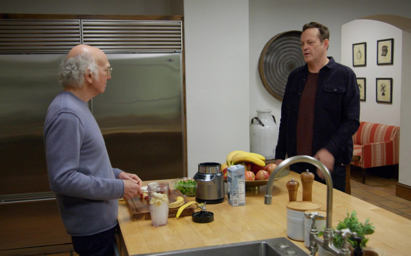 #1200 – ProductPlacementBlog.com – Curb Your Enthusiasm – Season 12 Episode 5 – Fish Stuck (2024) – Brand Tracking (Timecode – H00M19S59)