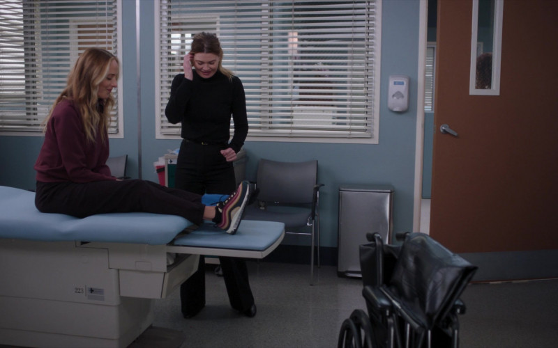 #1493 – ProductPlacementBlog.com – Grey's Anatomy Season 20 Epsiode 3 – Brand Tracking (Timecode – H00M24S52)