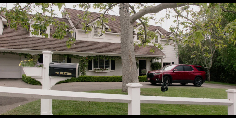 Chevrolet Traverse Car in The Baxters S01E01 "Under the Surface" (2024) - 490879