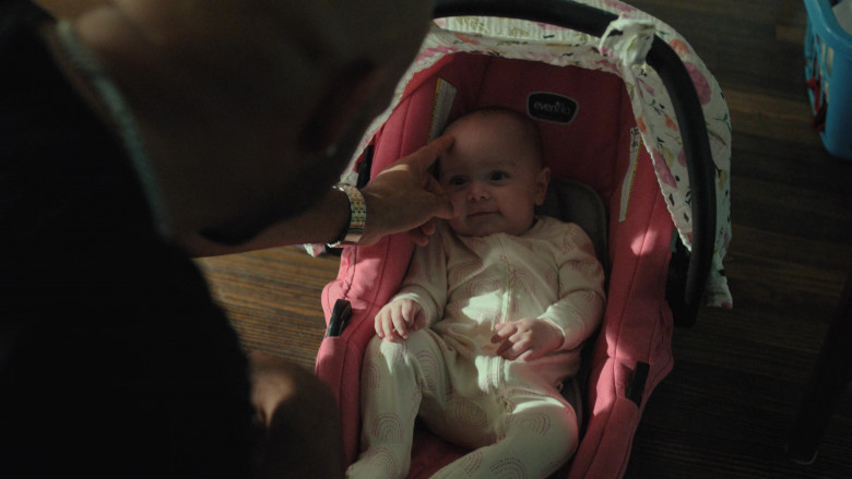 Evenflo Infant Car Seat in Hightown S03E07 "Big Fish" (2024) - 480128