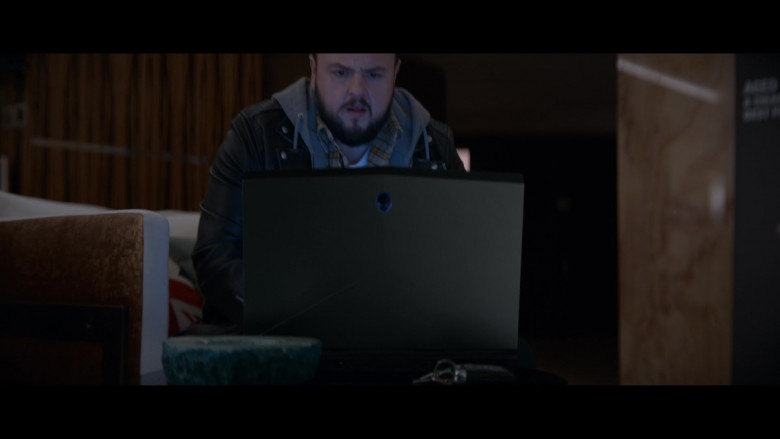 Dell Alienware Gaming Laptop in 3 Body Problem S01E03 "Destroyer of Worlds" (2024) - 486492