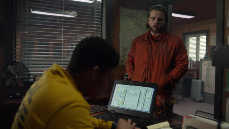 Dell Laptop in Fire Country S02E03 "See You Next Apocalypse" (2024) - 476535