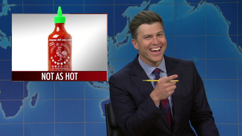 Tuong Ot Sriracha Hot Chili Sauce by Huy Fong Foods in Saturday Night Live S49E15 "Ramy Youssef; Travis Scott" (2024) - 492647