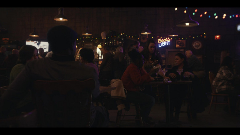 Coors Light Neon Sign in American Rust: Broken Justice S02E04 "The Hand You're Delt" (2024) - 489508