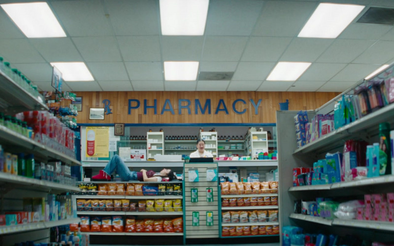 #4250 – ProductPlacementBlog.com – Drugstore June (2024) Movie – Brand Tracking (Timecode – H01M10S49)