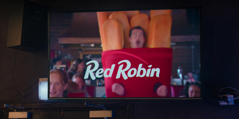 Red Robin Restaurant company in Ricky Stanicky (2024) - 479014