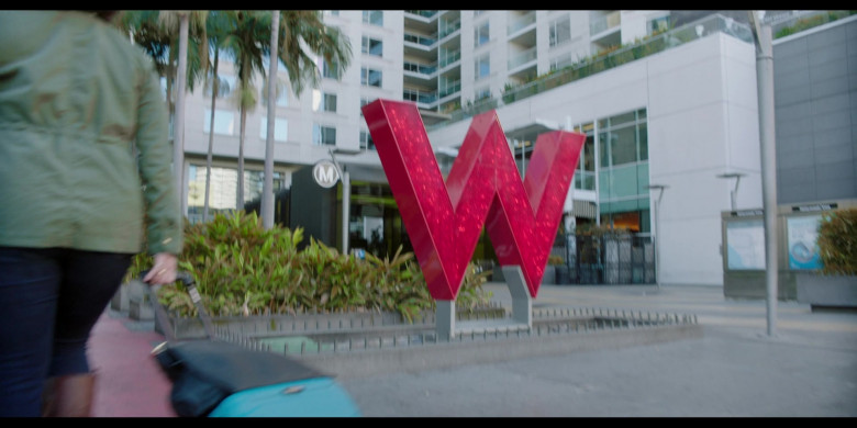 W Hotel in The Baxters S03E03 "A Sisters Trip" (2024) - 492062