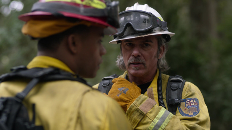 Majestic Wildland Firefighting Gloves in Fire Country S02E03 "See You Next Apocalypse" (2024) - 476550