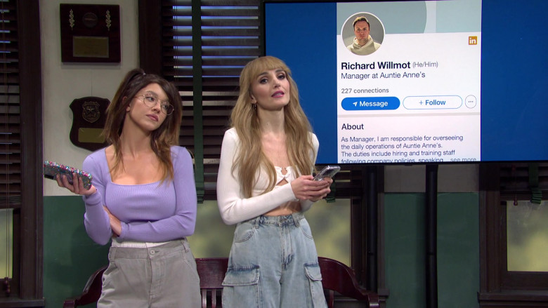 LinkedIn Social Network in Saturday Night Live S49E13 "Sydney Sweeney / Kacey Musgraves" (2024) - 477480