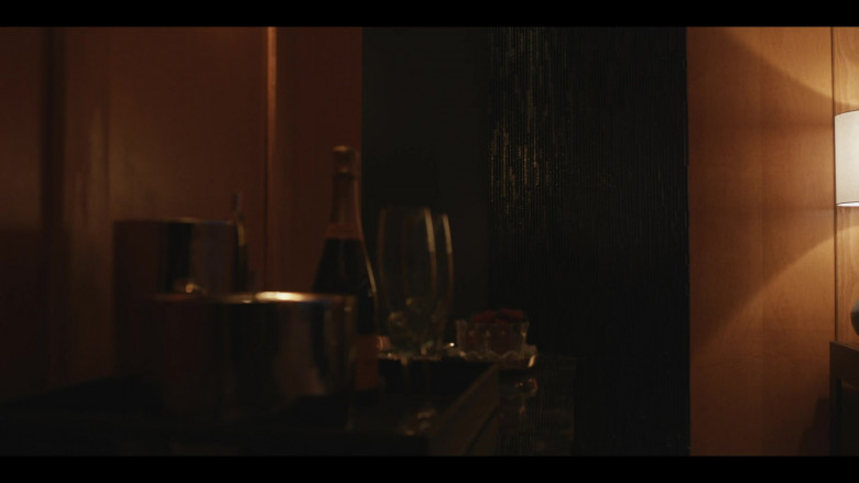 Veuve Clicquot Champagne in American Rust: Broken Justice S02E09 "Faster Horses, Younger Women and More Money" (2024) - 490182