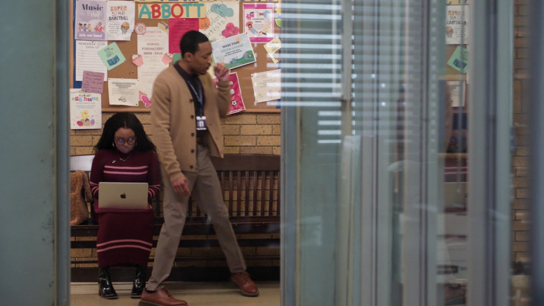 Apple MacBook Laptop in Abbott Elementary S03E07 "Joy" (2024) - 482487