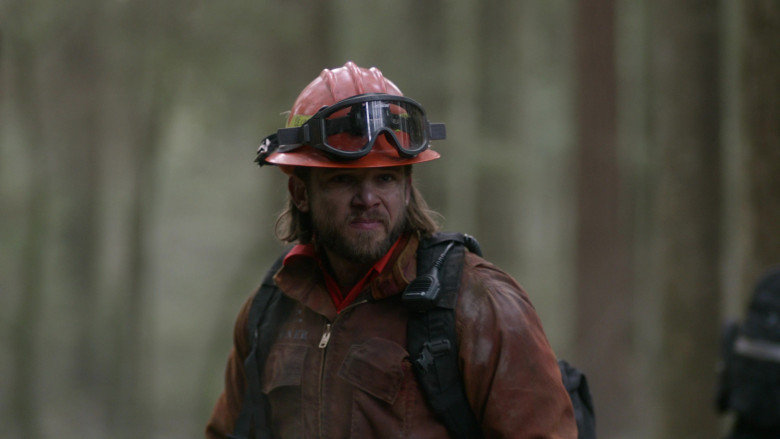 ESS Eye Pro Goggles in Fire Country S02E03 "See You Next Apocalypse" (2024) - 476539